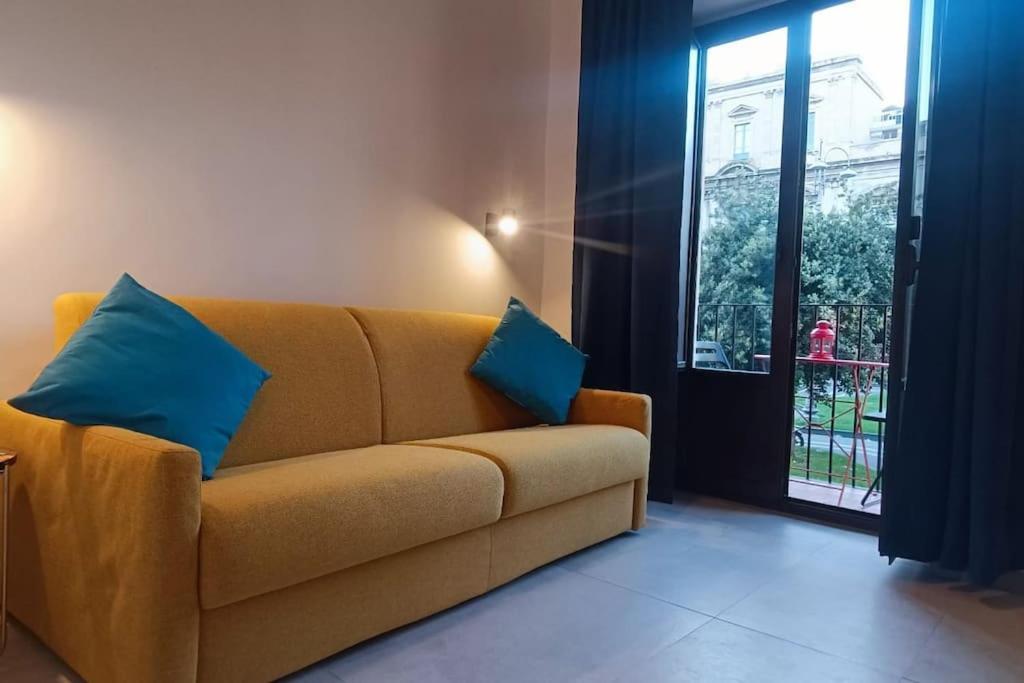 Dimora Cutelli Apartment Catania Bagian luar foto