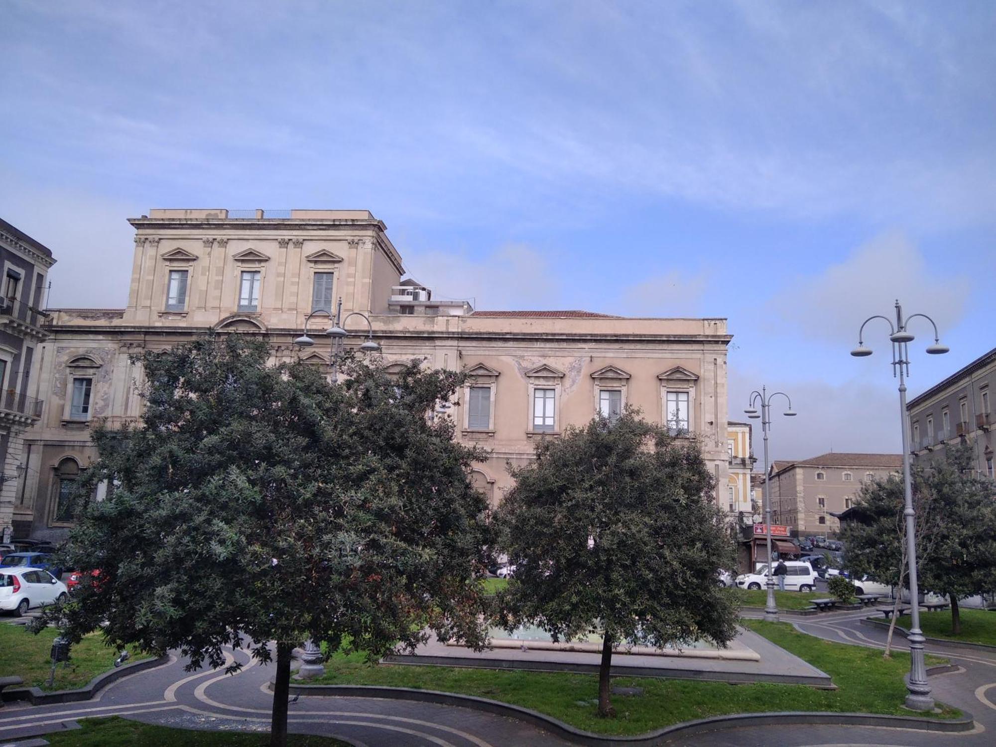 Dimora Cutelli Apartment Catania Bagian luar foto